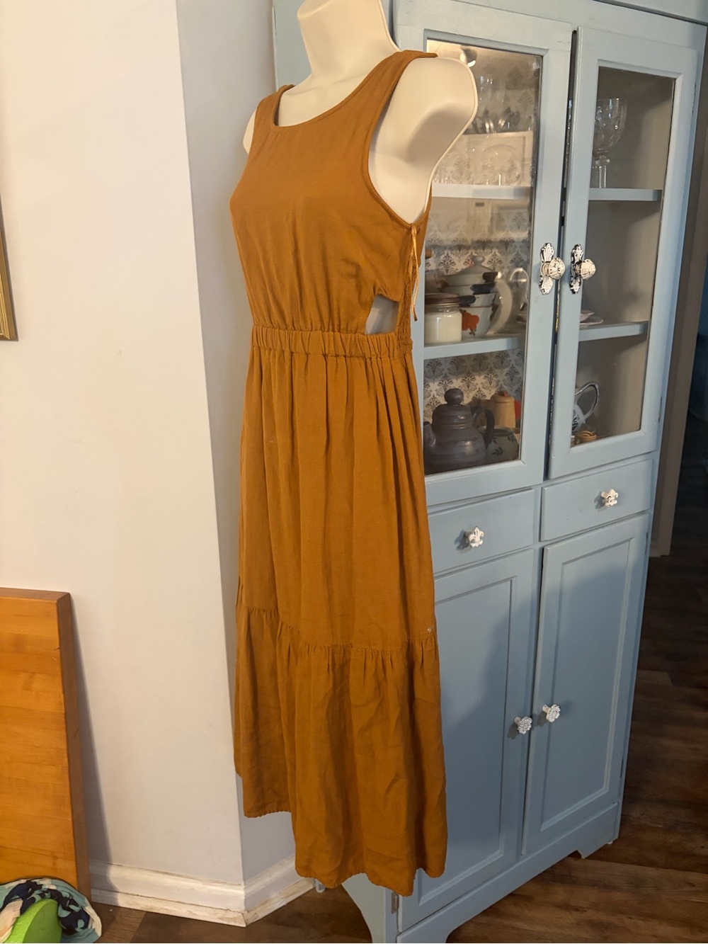 Sincerely Jules Sleeveless Brown Midi Dress with Elastic Waist - Picture 2 of 10